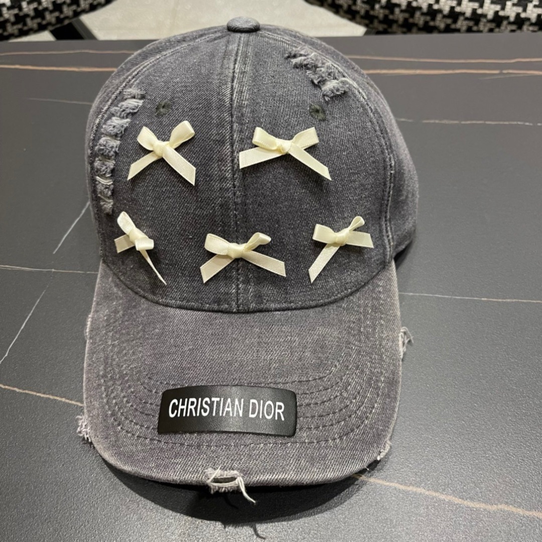 ，dior(迪奥)新款牛仔棒球帽， 轻盈透气！质量超赞，基础头围56，贴片可调节。