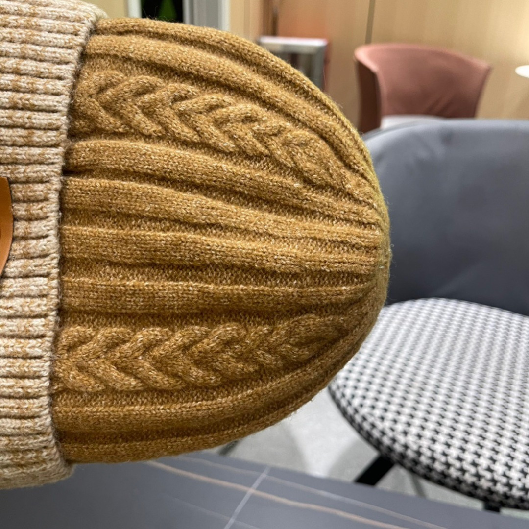 MONCLER蒙口2024冬季男女同款加厚毛绒防寒护耳帽骑车保暖神器滑雪飞行帽子