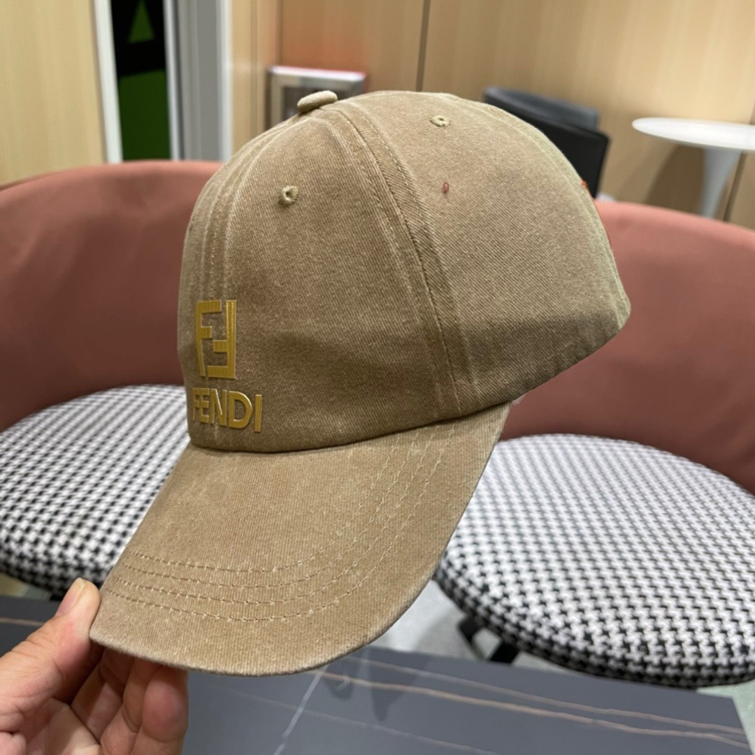 Fendi（芬迪）2024新款棒球帽， 双F提花口碑极佳，轻盈透气！质量超赞，基础头围56，贴片可调节