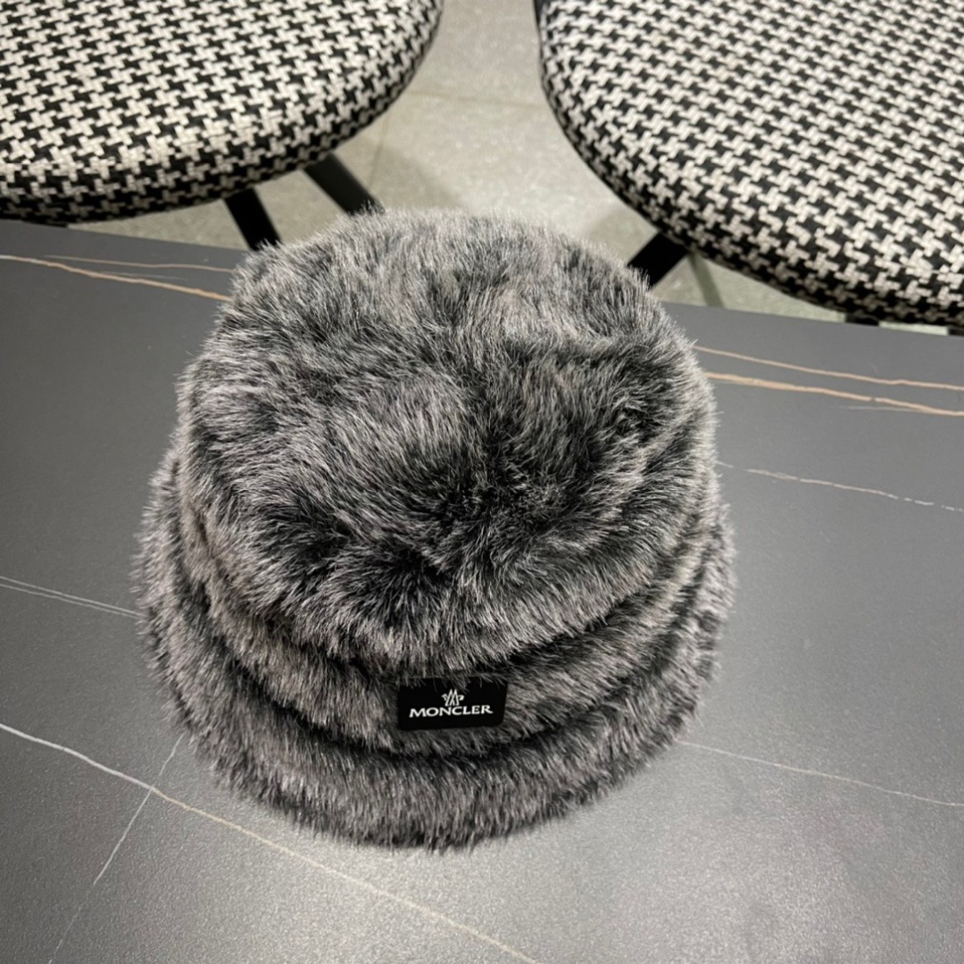 MONCLER蒙口🎩秋新款毛绒加厚秋冬渔夫帽超火爆💖质感很赞，