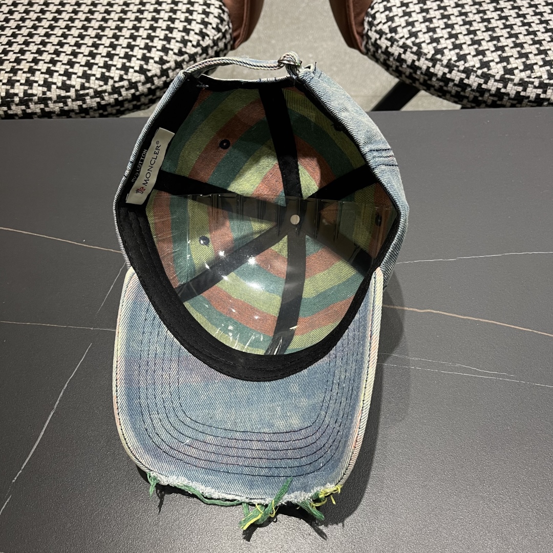  蒙口MONCLER2025新款牛仔破洞棒球帽，时尚炸街单品，风格很OK，网红.时尚博主的最爱！