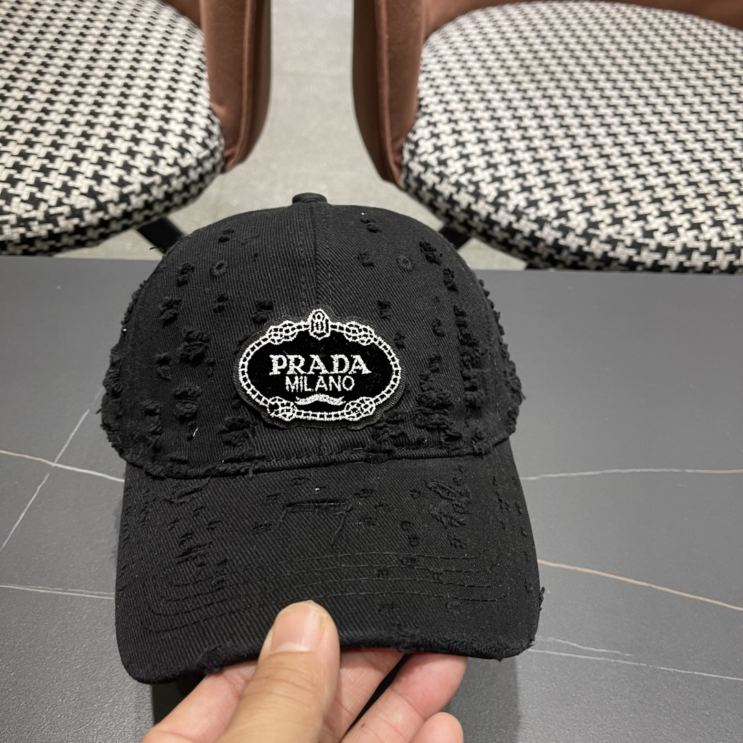  PRADA普拉达新款破小洞棒球帽🕋洋气潮品，男女同款！