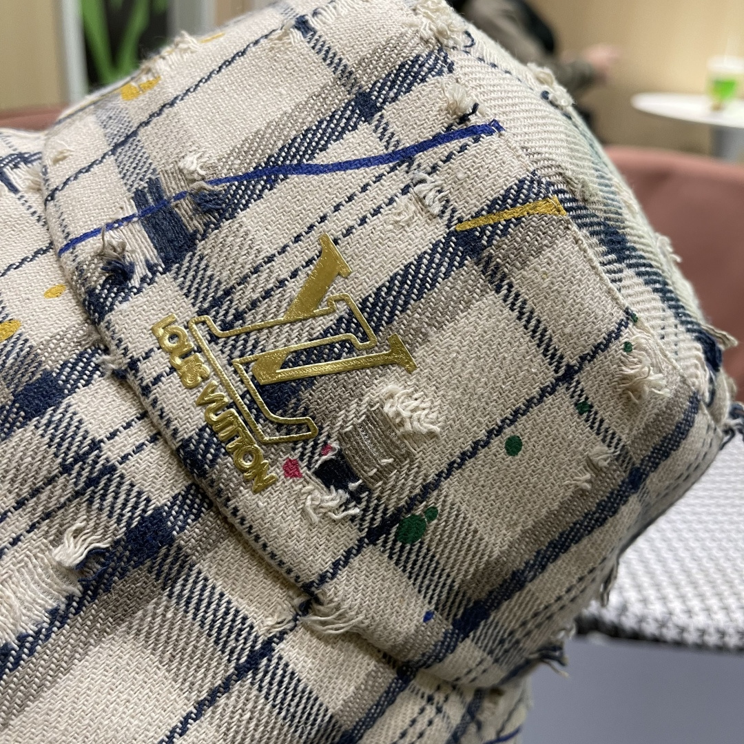  巴宝莉Burberry新款英伦风破洞格子渔夫帽女显脸小盆帽大头围户外水桶帽子