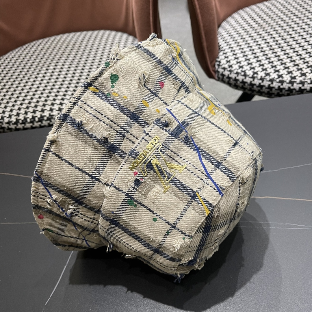  巴宝莉Burberry新款英伦风破洞格子渔夫帽女显脸小盆帽大头围户外水桶帽子