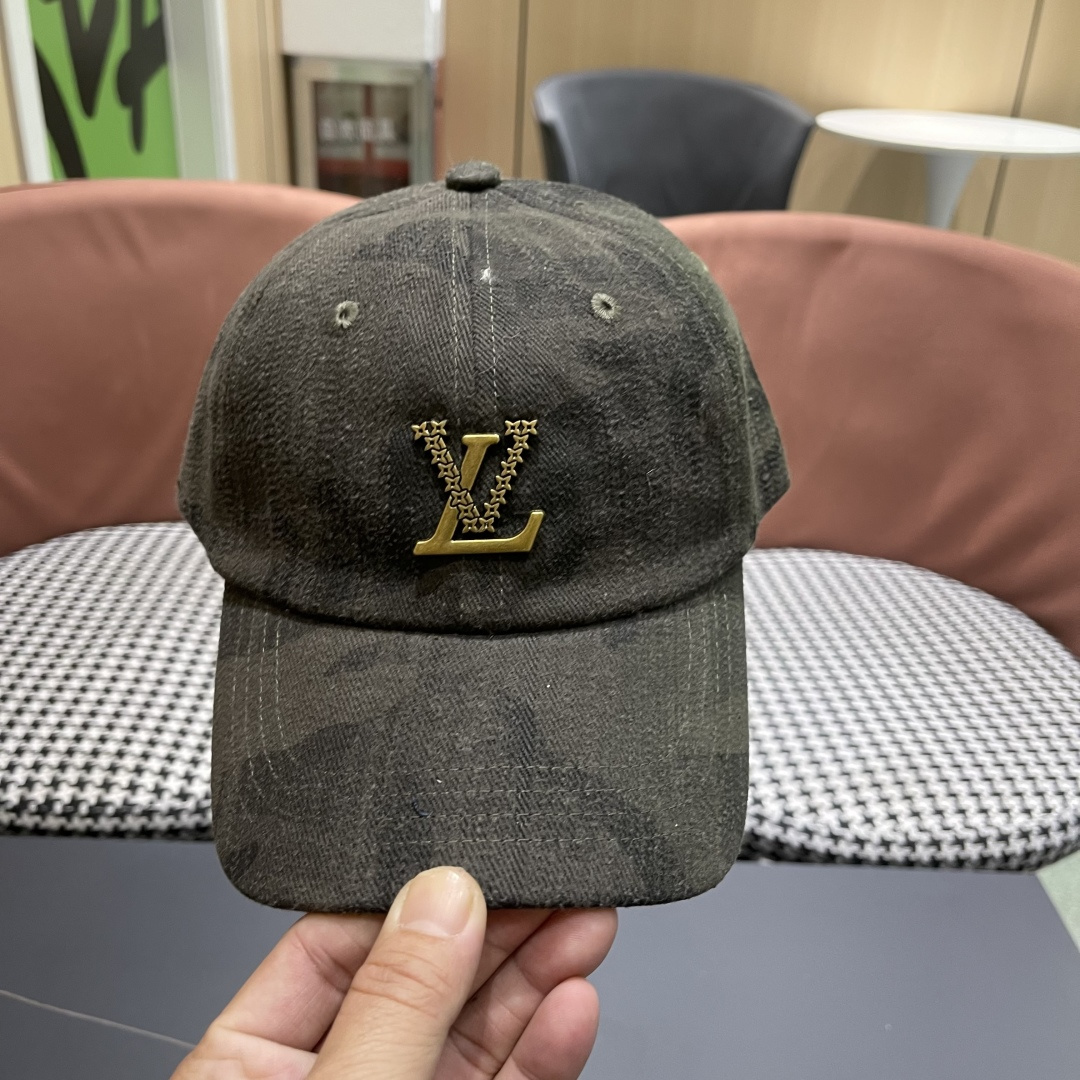 LV(路易威登)新款棒球帽，做工细致完美，质量超赞，基础头围56，贴片可调节。
