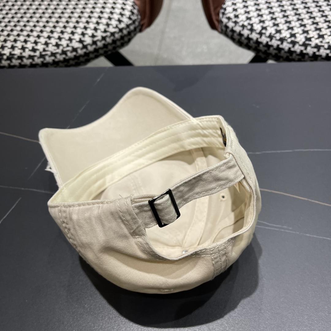  LV 路易威登2025新款经典休闲潮流款简约棒球帽🧢日韩风格，随便搭配都超好看！出门旅游，绝对要入手的