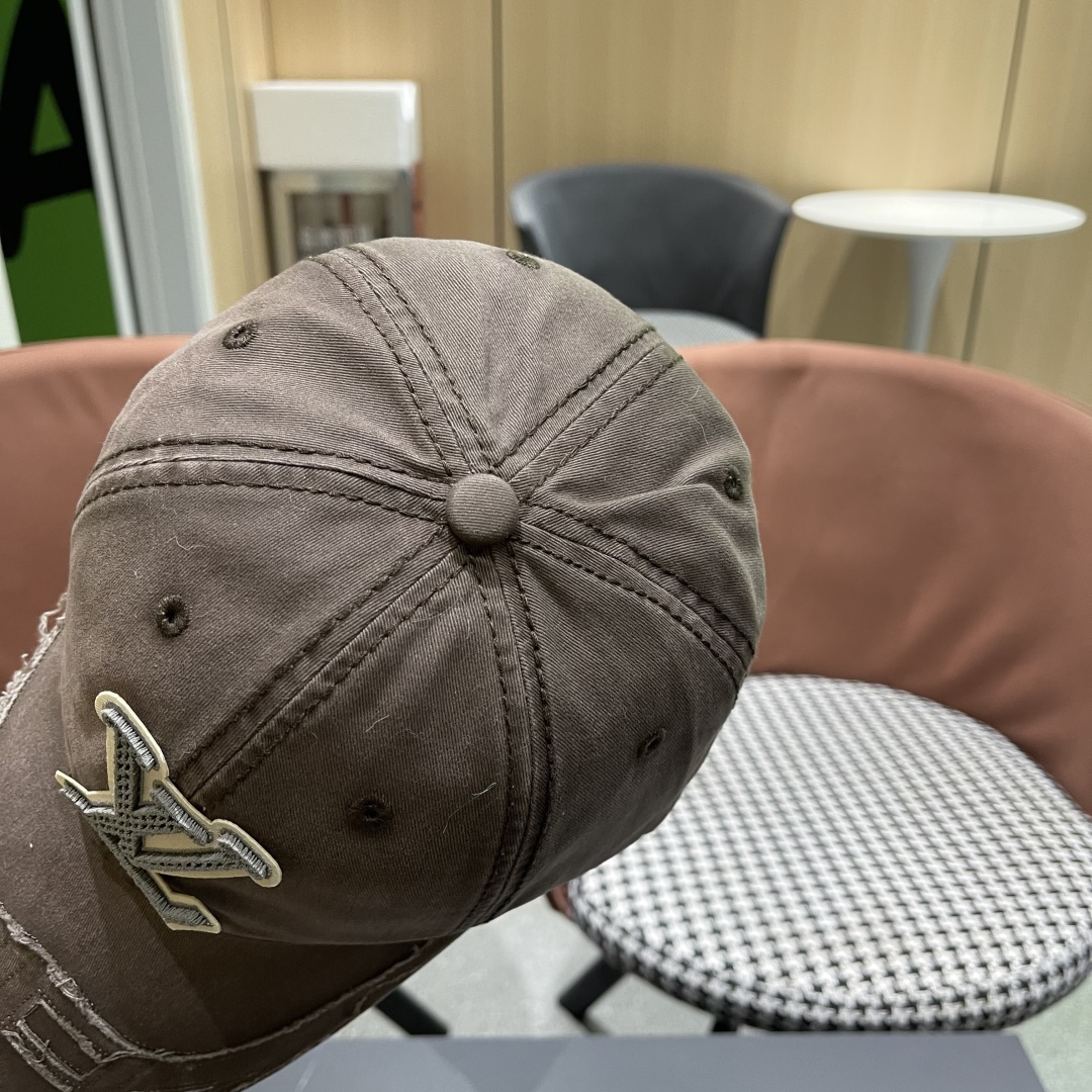  LV 路易威登2025新款经典休闲潮流款简约棒球帽🧢日韩风格，随便搭配都超好看！出门旅游，绝对要入手的