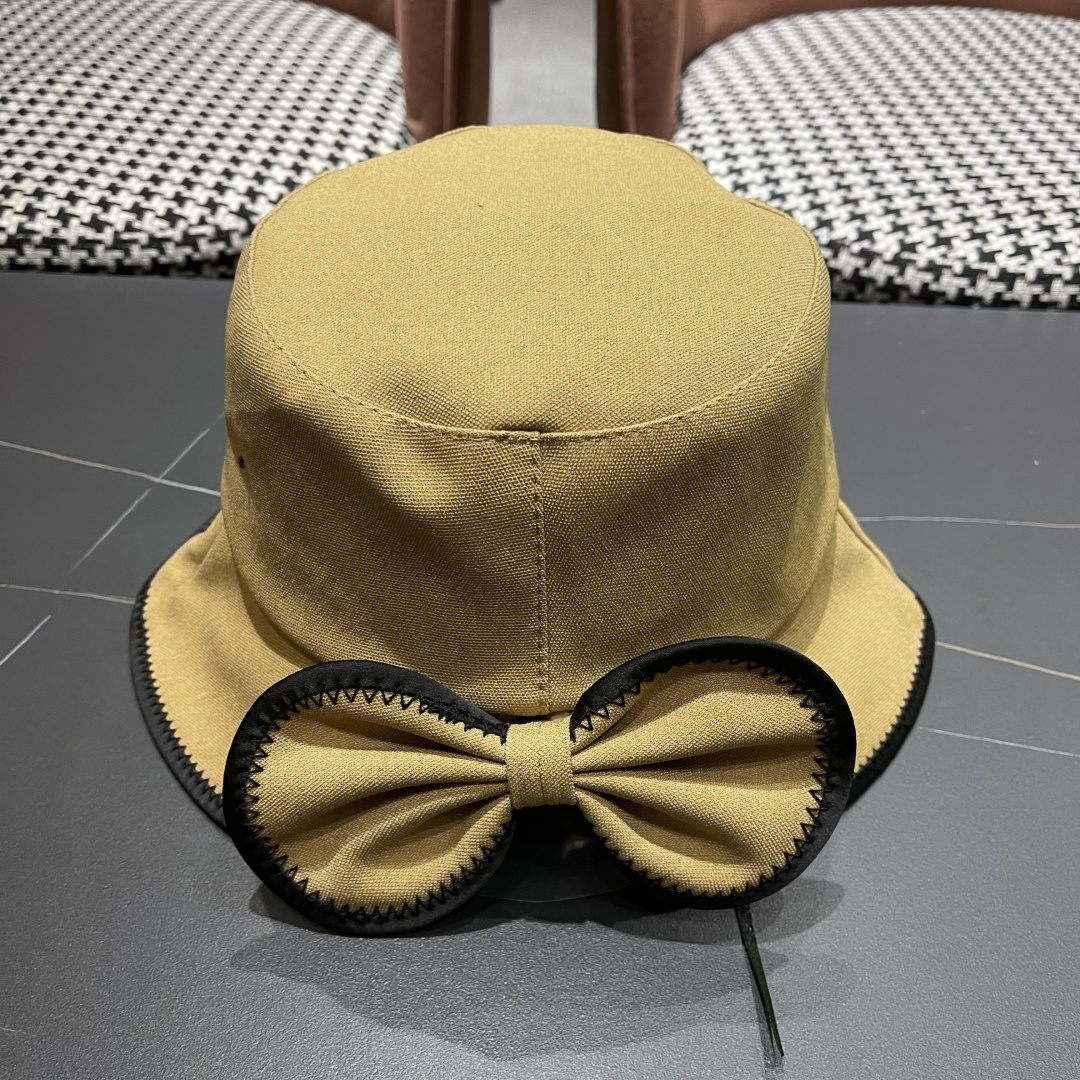 香奈儿火爆🔥全网春夏新款珍珠链条蝴蝶结渔夫帽来啦，超级显脸小，名媛法式风，可折叠收纳