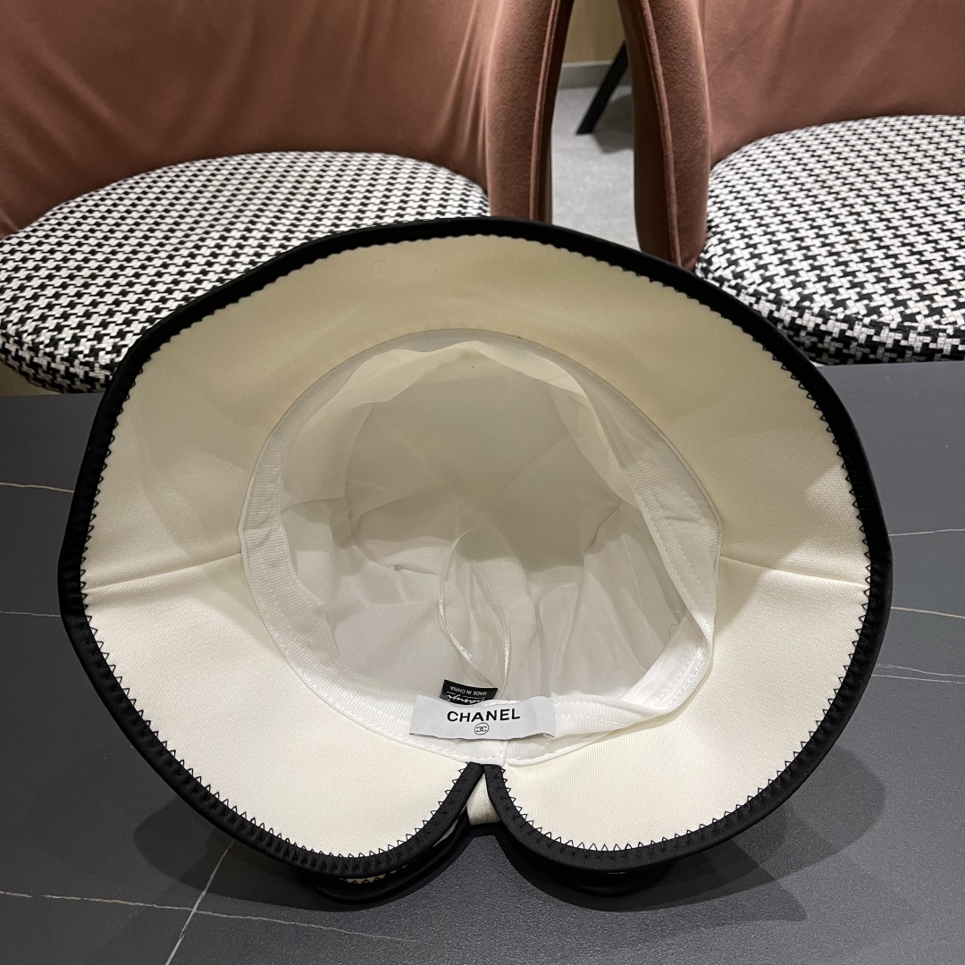 香奈儿火爆🔥全网春夏新款珍珠链条蝴蝶结渔夫帽来啦，超级显脸小，名媛法式风，可折叠收纳