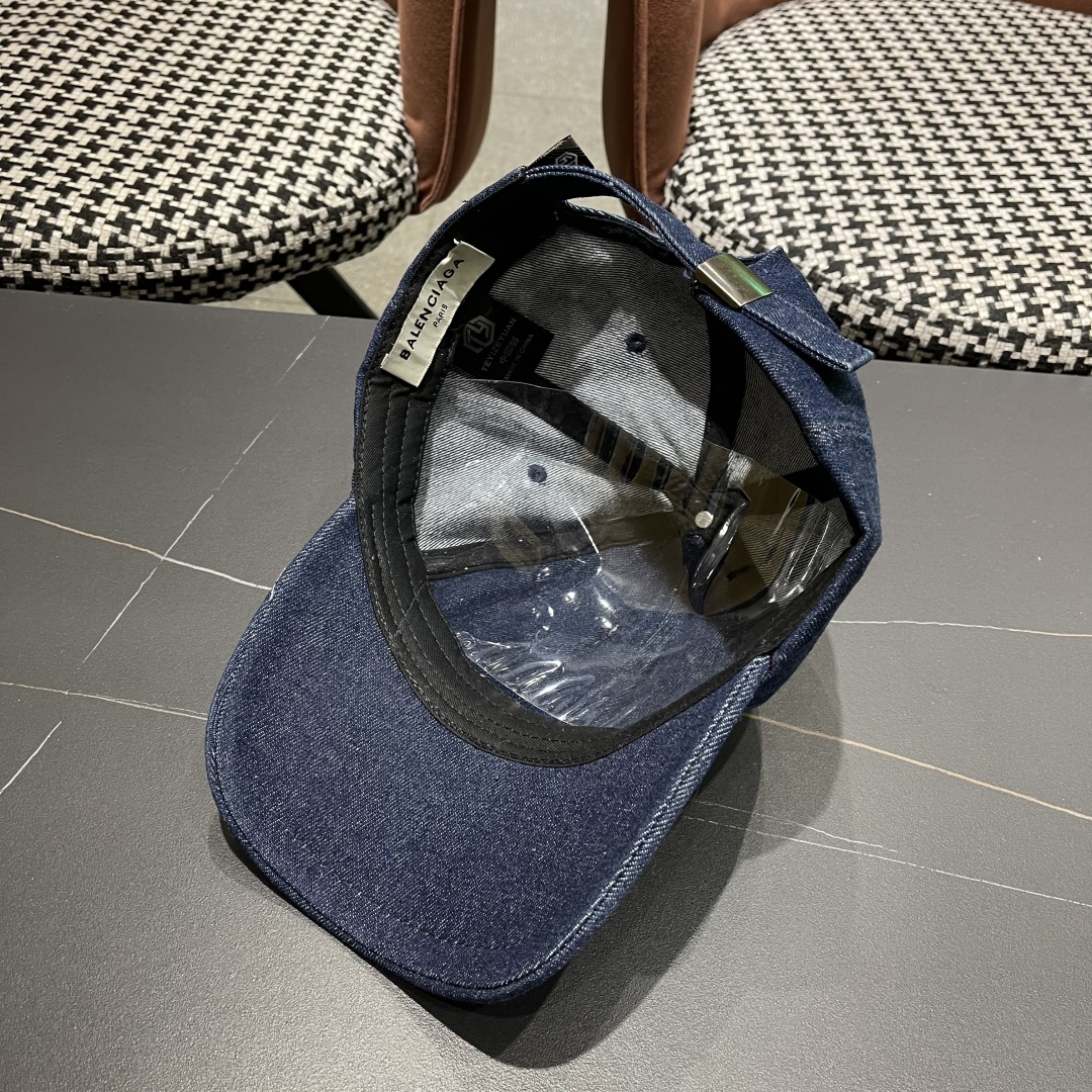  BALENCIAGA巴黎世家新款棒球帽，很酷的色系，男女佩戴都有不同style，巴黎粉必入款！