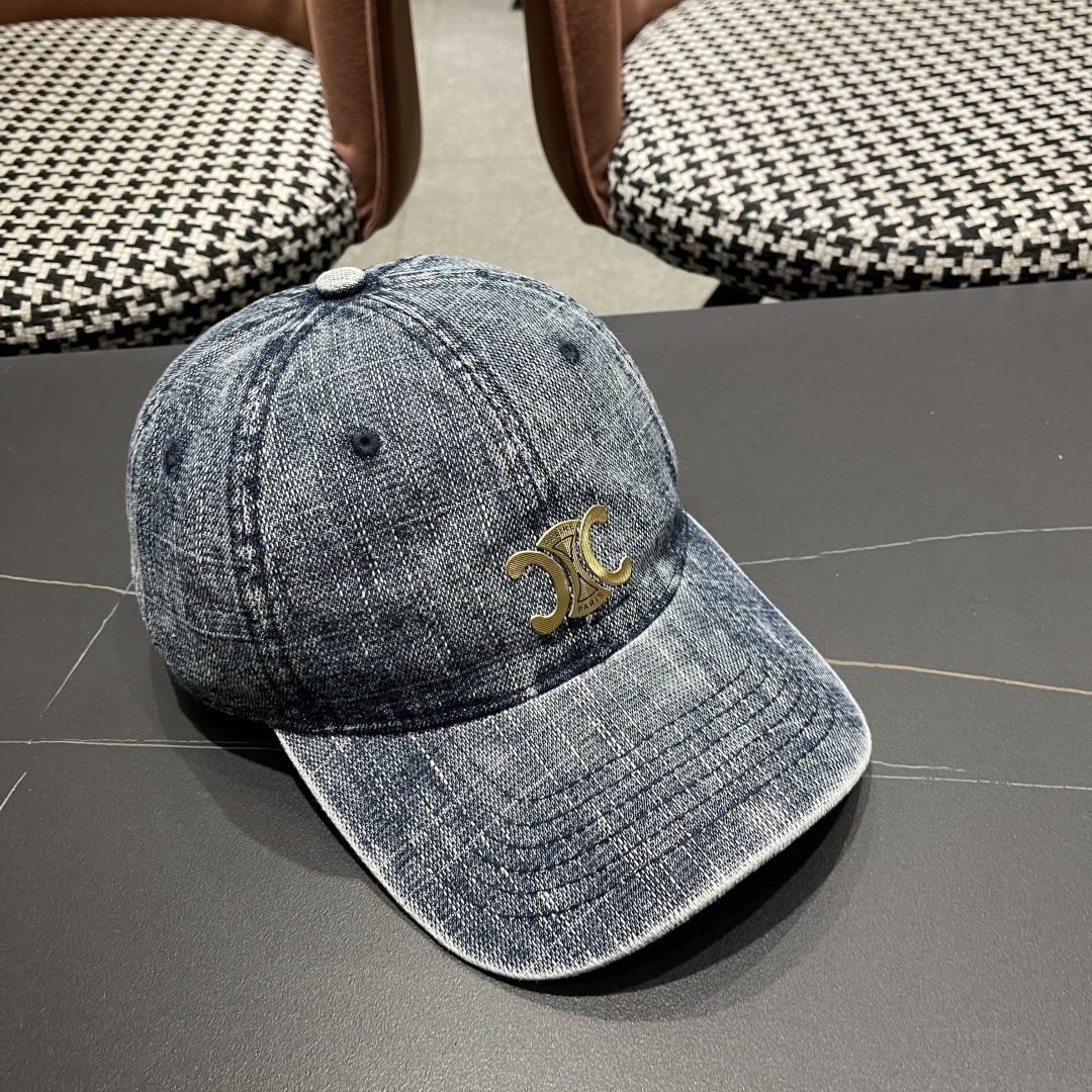  新款上新～🆕🆕赛琳 celine牛仔棒球帽🧢好看是真的好看，牛仔特别有味道搭配什么衣服都好看，不洗头星