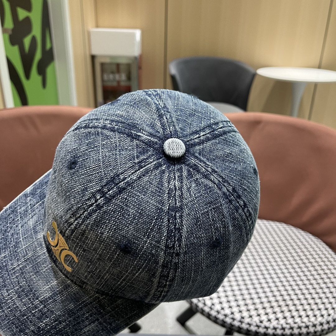  新款上新～🆕🆕赛琳 celine牛仔棒球帽🧢好看是真的好看，牛仔特别有味道搭配什么衣服都好看，不洗头星