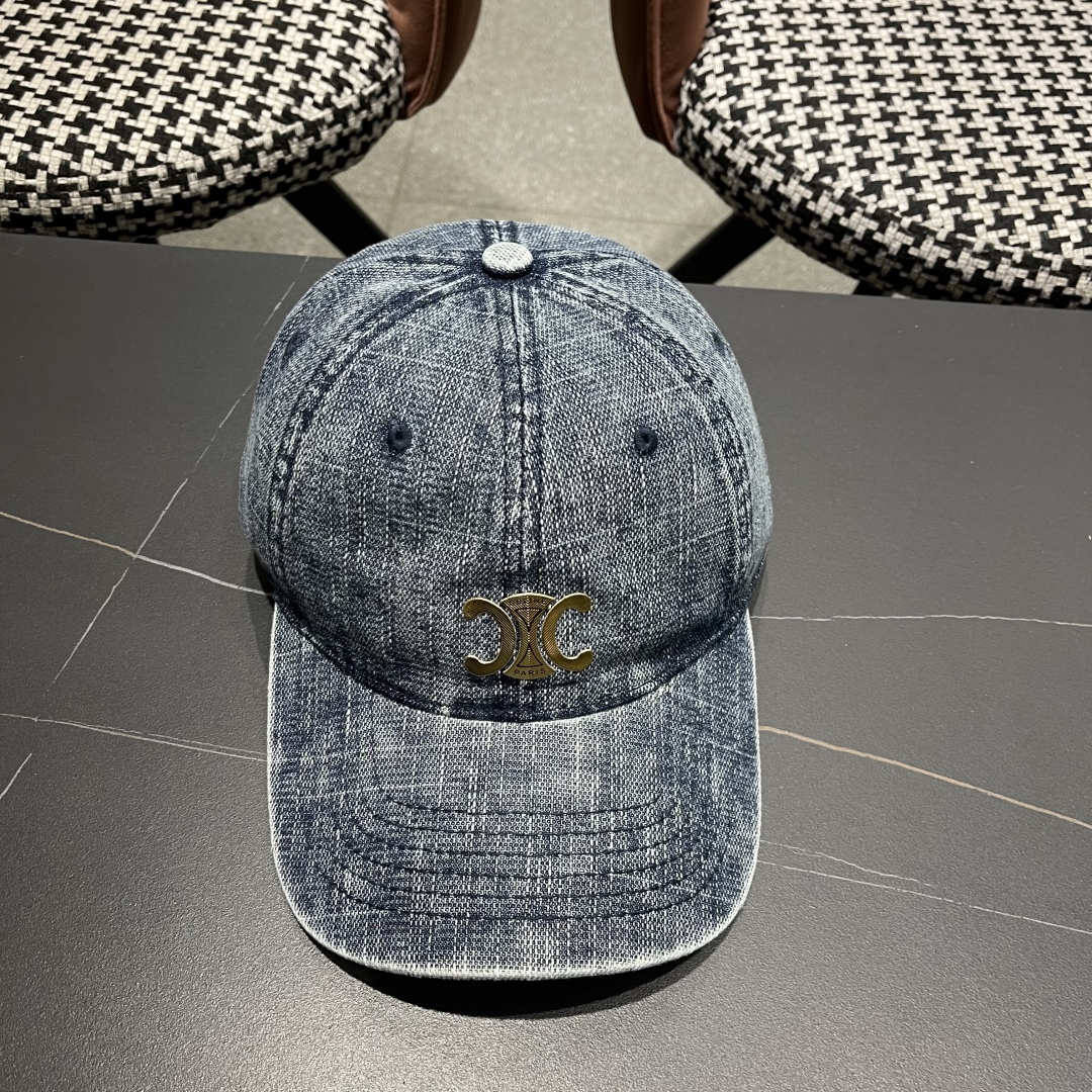  新款上新～🆕🆕赛琳 celine牛仔棒球帽🧢好看是真的好看，牛仔特别有味道搭配什么衣服都好看，不洗头星
