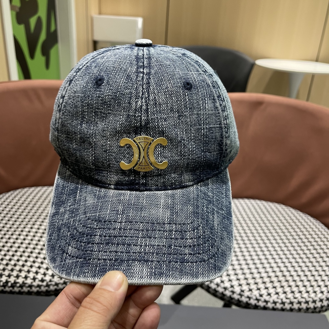  新款上新～🆕🆕赛琳 celine牛仔棒球帽🧢好看是真的好看，牛仔特别有味道搭配什么衣服都好看，不洗头星