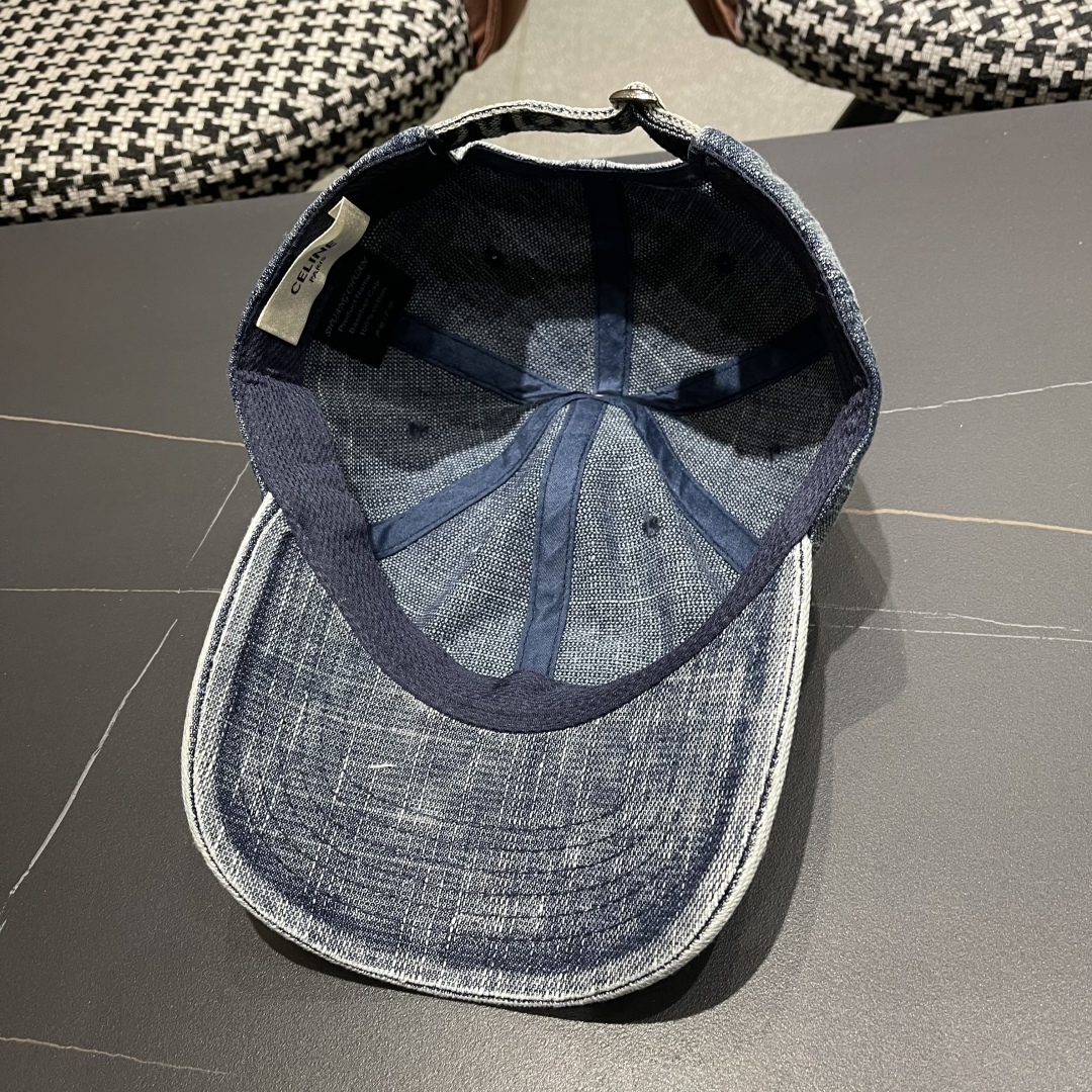  新款上新～🆕🆕赛琳 celine牛仔棒球帽🧢好看是真的好看，牛仔特别有味道搭配什么衣服都好看，不洗头星