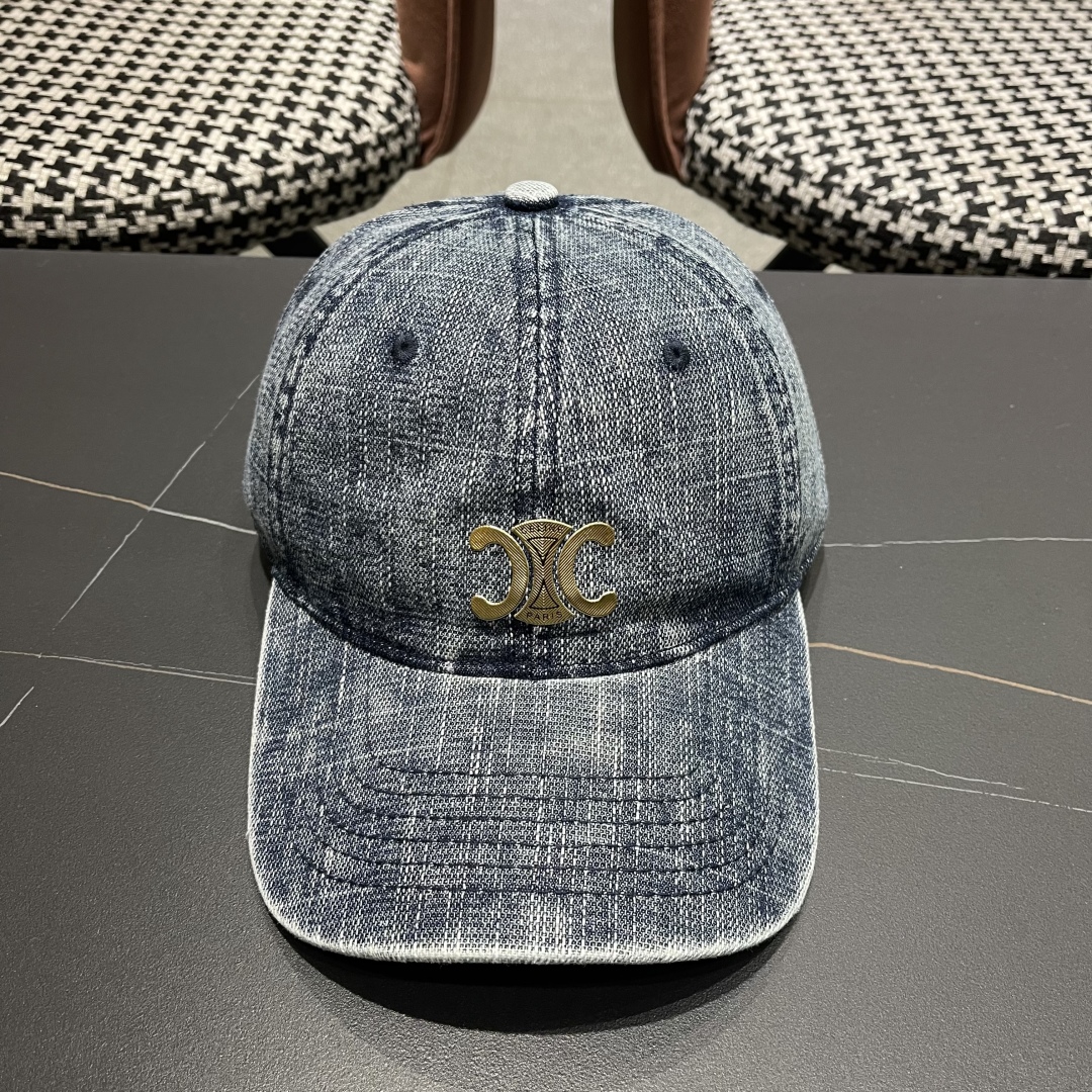  新款上新～🆕🆕赛琳 celine牛仔棒球帽🧢好看是真的好看，牛仔特别有味道搭配什么衣服都好看，不洗头星