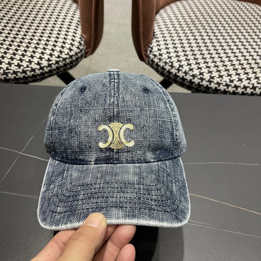  新款上新～🆕🆕赛琳 celine牛仔棒球帽🧢好看是真的好看，牛仔特别有味道搭配什么衣服都好看，不洗头星