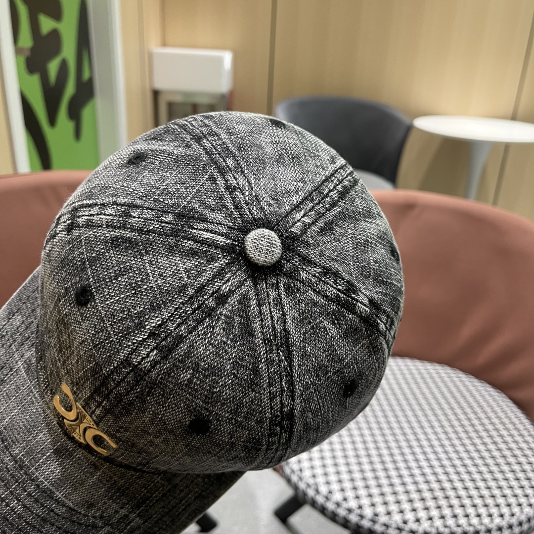  新款上新～🆕🆕赛琳 celine牛仔棒球帽🧢好看是真的好看，牛仔特别有味道搭配什么衣服都好看，不洗头星