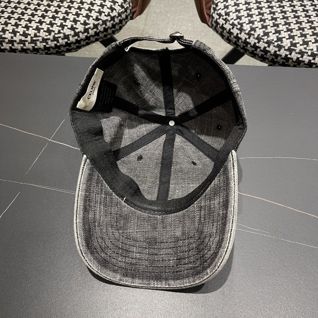  新款上新～🆕🆕赛琳 celine牛仔棒球帽🧢好看是真的好看，牛仔特别有味道搭配什么衣服都好看，不洗头星