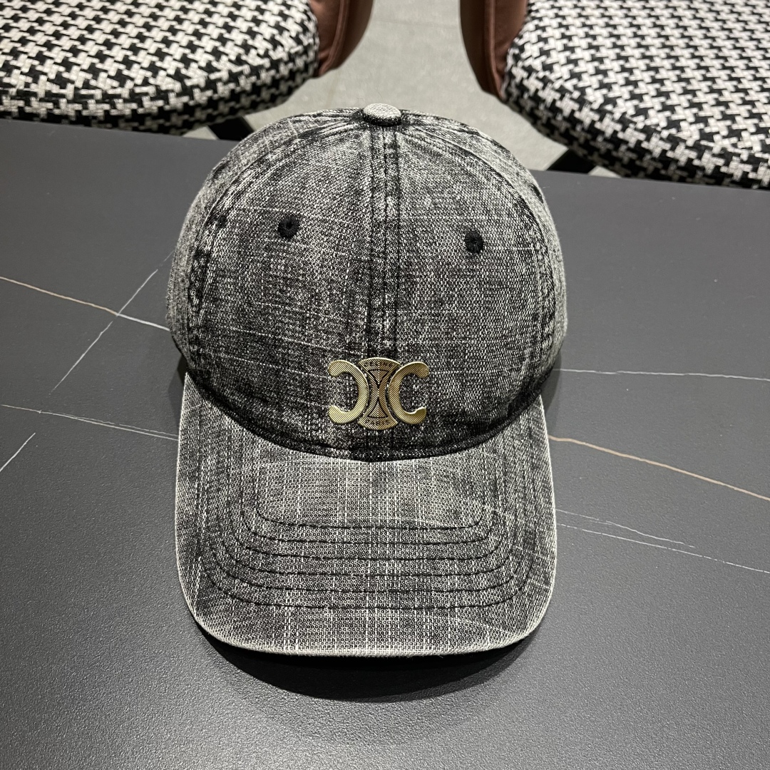  新款上新～🆕🆕赛琳 celine牛仔棒球帽🧢好看是真的好看，牛仔特别有味道搭配什么衣服都好看，不洗头星