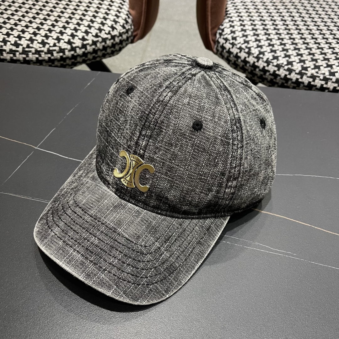  新款上新～🆕🆕赛琳 celine牛仔棒球帽🧢好看是真的好看，牛仔特别有味道搭配什么衣服都好看，不洗头星