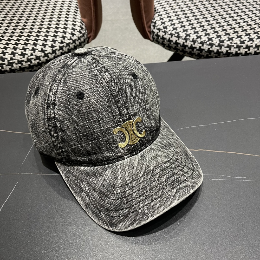  新款上新～🆕🆕赛琳 celine牛仔棒球帽🧢好看是真的好看，牛仔特别有味道搭配什么衣服都好看，不洗头星