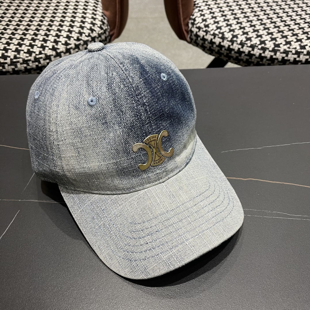  新款上新～🆕🆕赛琳 celine牛仔棒球帽🧢好看是真的好看，牛仔特别有味道搭配什么衣服都好看，不洗头星