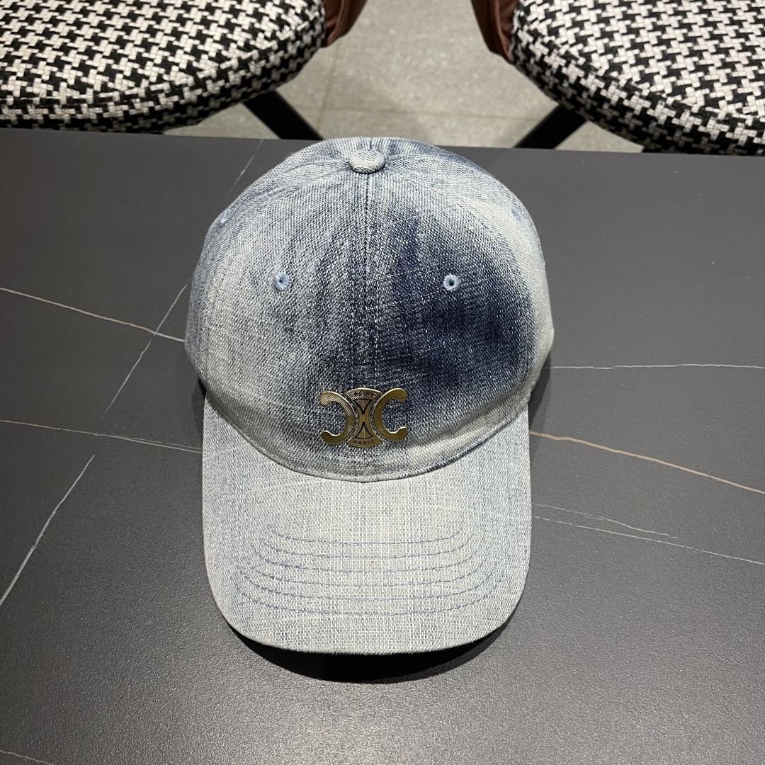  新款上新～🆕🆕赛琳 celine牛仔棒球帽🧢好看是真的好看，牛仔特别有味道搭配什么衣服都好看，不洗头星
