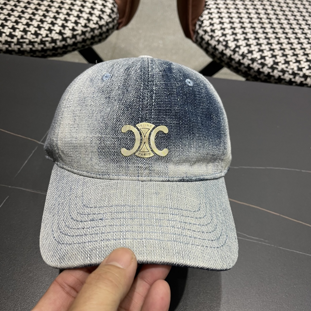  新款上新～🆕🆕赛琳 celine牛仔棒球帽🧢好看是真的好看，牛仔特别有味道搭配什么衣服都好看，不洗头星