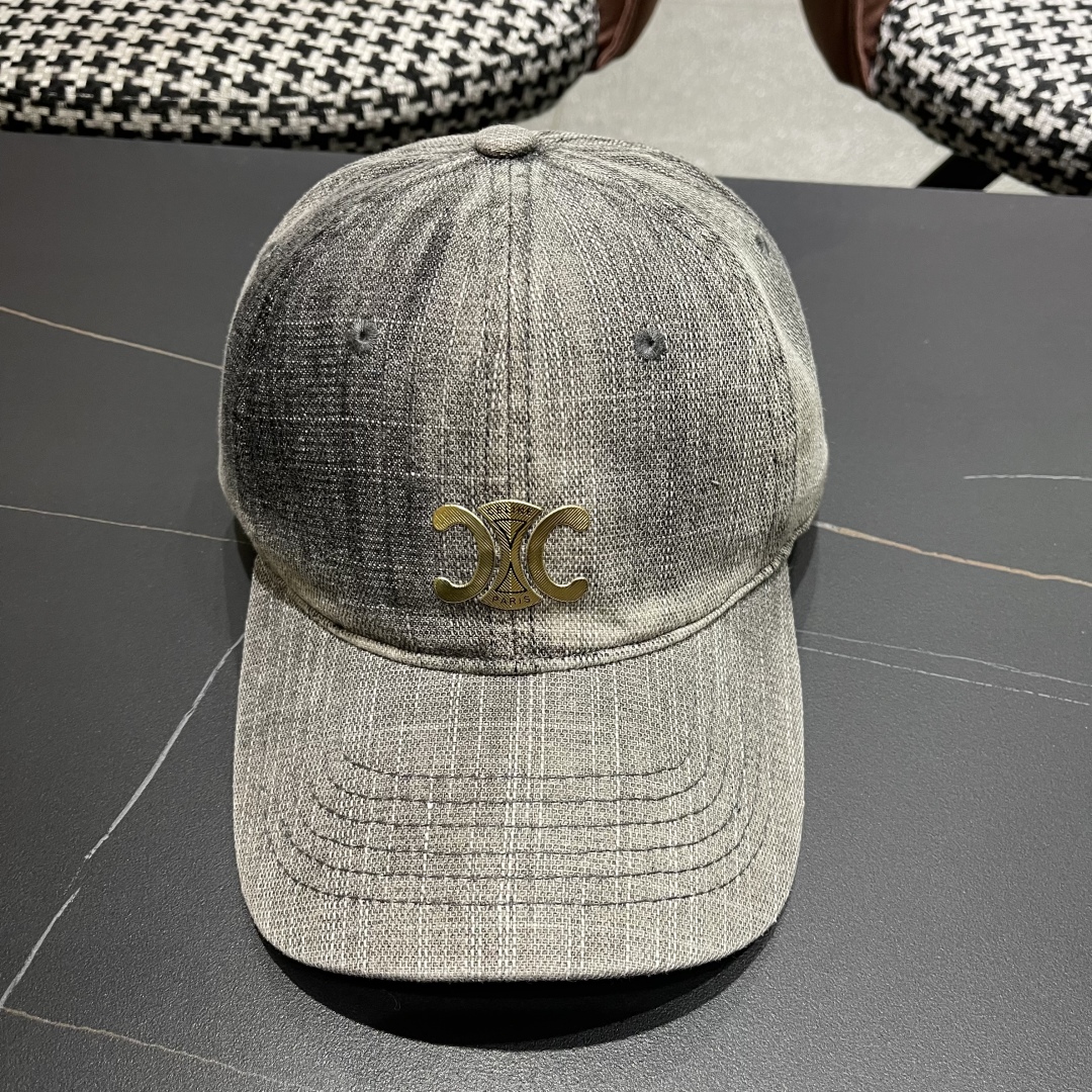  新款上新～🆕🆕赛琳 celine牛仔棒球帽🧢好看是真的好看，牛仔特别有味道搭配什么衣服都好看，不洗头星
