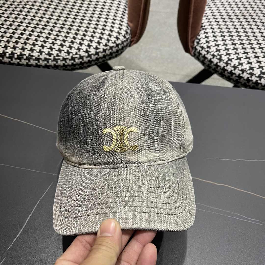  新款上新～🆕🆕赛琳 celine牛仔棒球帽🧢好看是真的好看，牛仔特别有味道搭配什么衣服都好看，不洗头星