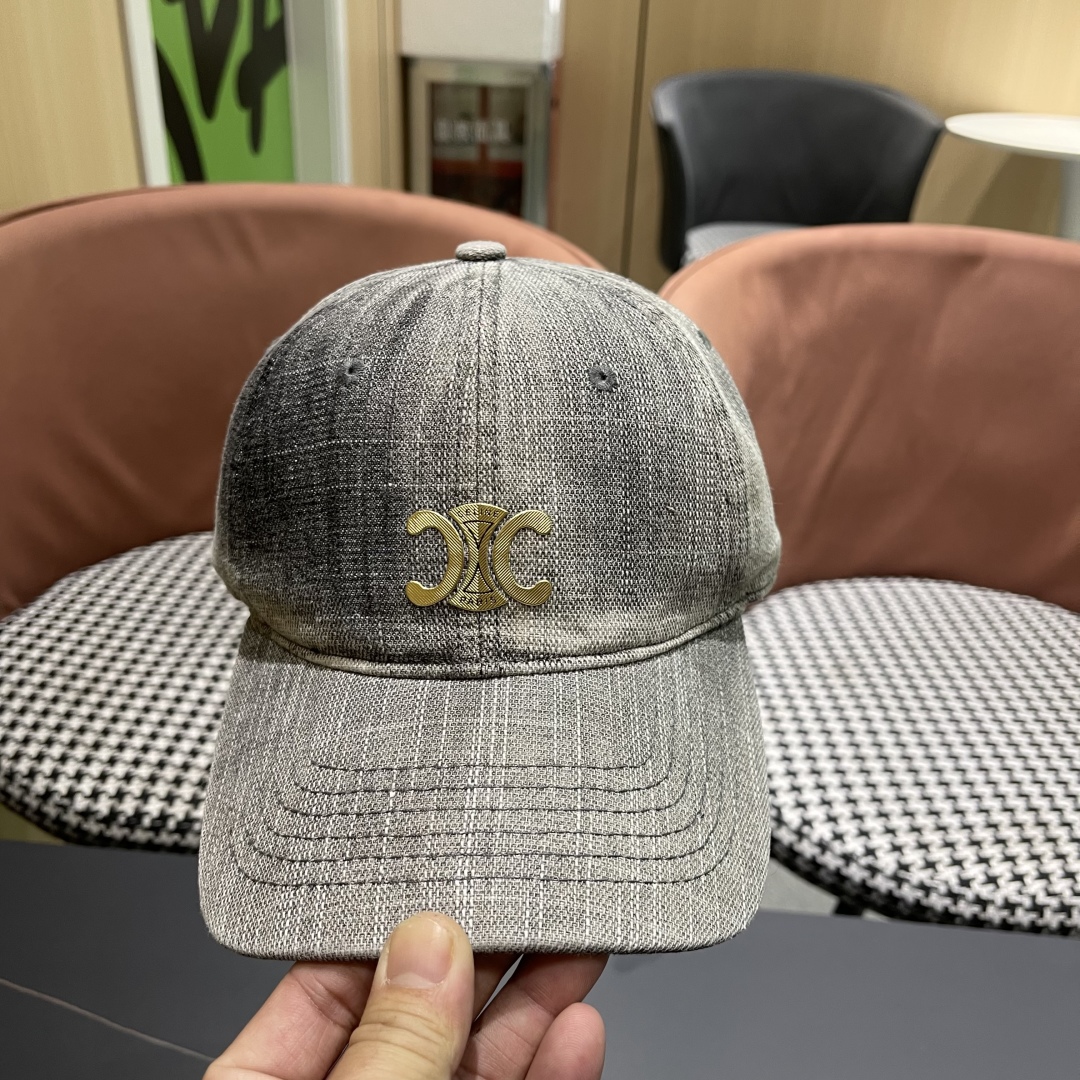  新款上新～🆕🆕赛琳 celine牛仔棒球帽🧢好看是真的好看，牛仔特别有味道搭配什么衣服都好看，不洗头星