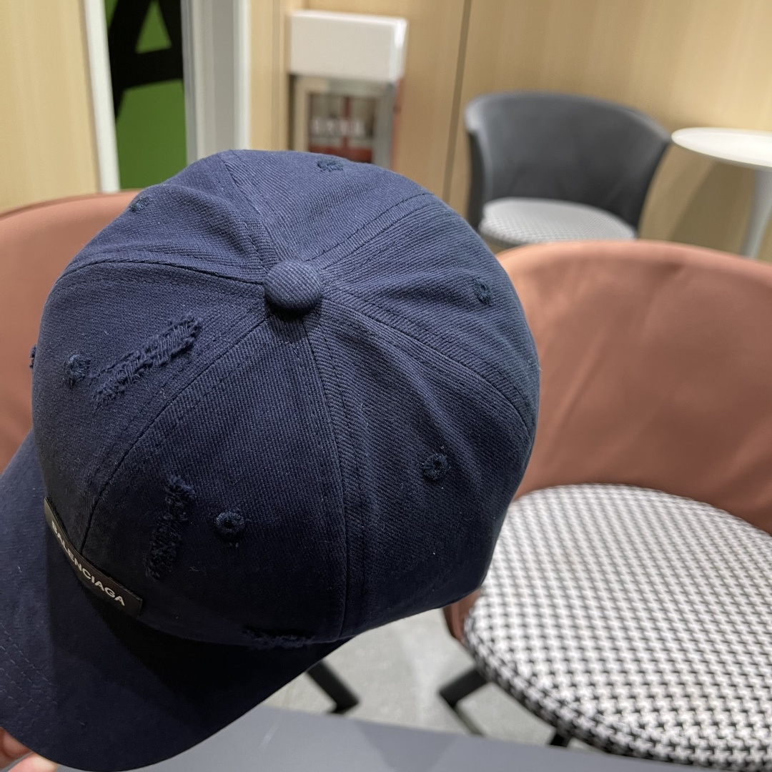 巴黎世家Balenciaga🧢棒球帽♥️质量非常棒👍休闲时尚🌼百搭款♥️男女同款！