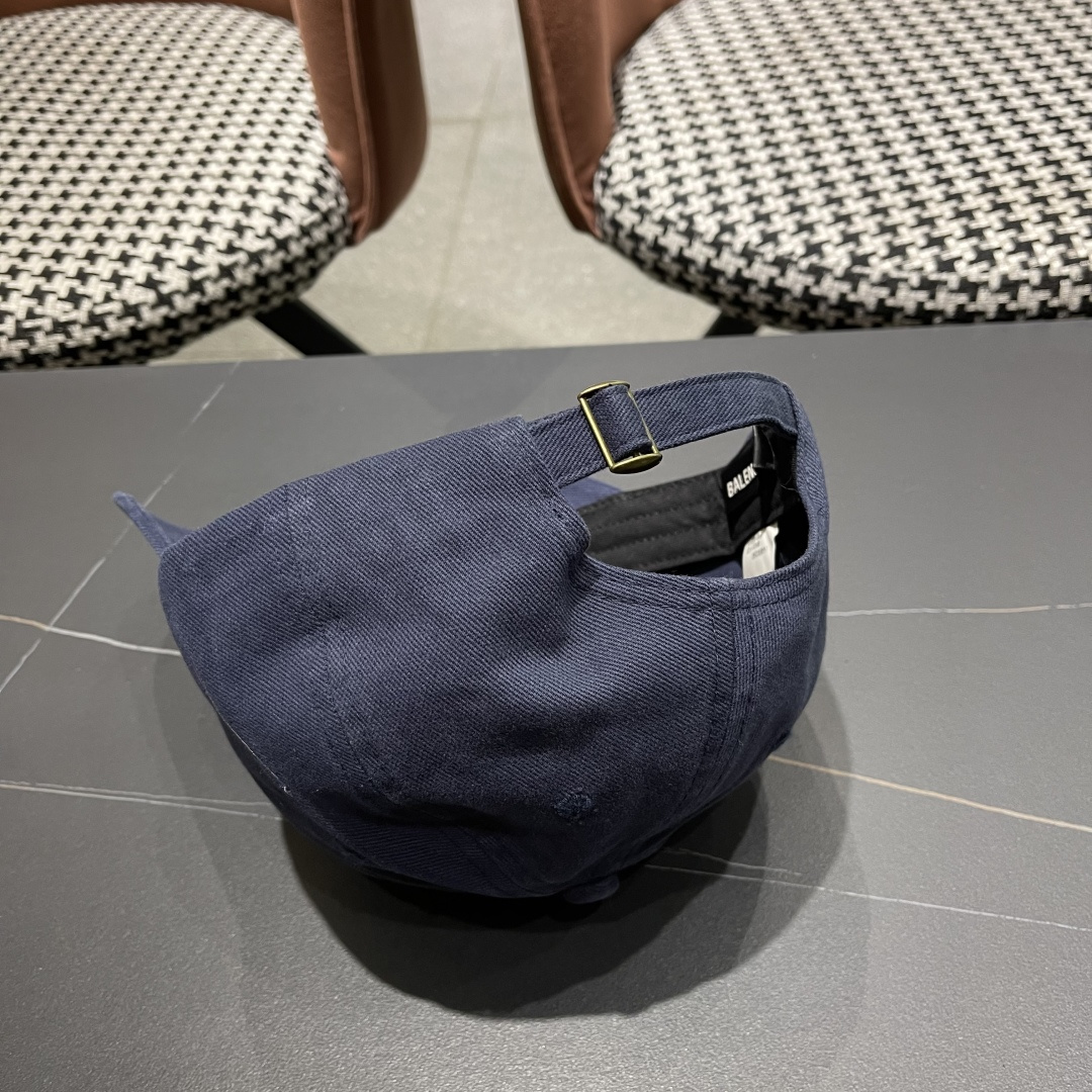  巴黎世家Balenciaga🧢棒球帽♥️质量非常棒👍休闲时尚🌼百搭款♥️男女同款！