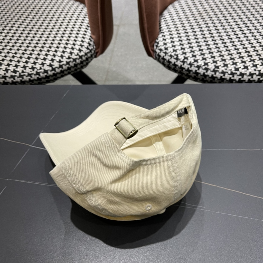  巴黎世家Balenciaga🧢棒球帽♥️质量非常棒👍休闲时尚🌼百搭款♥️男女同款！