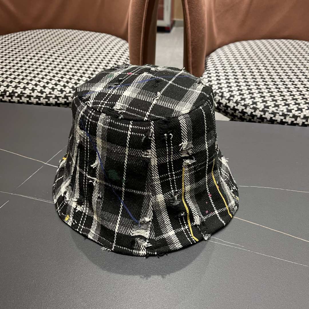  巴宝莉Burberry新款英伦风破洞格子渔夫帽女显脸小盆帽大头围户外水桶帽子