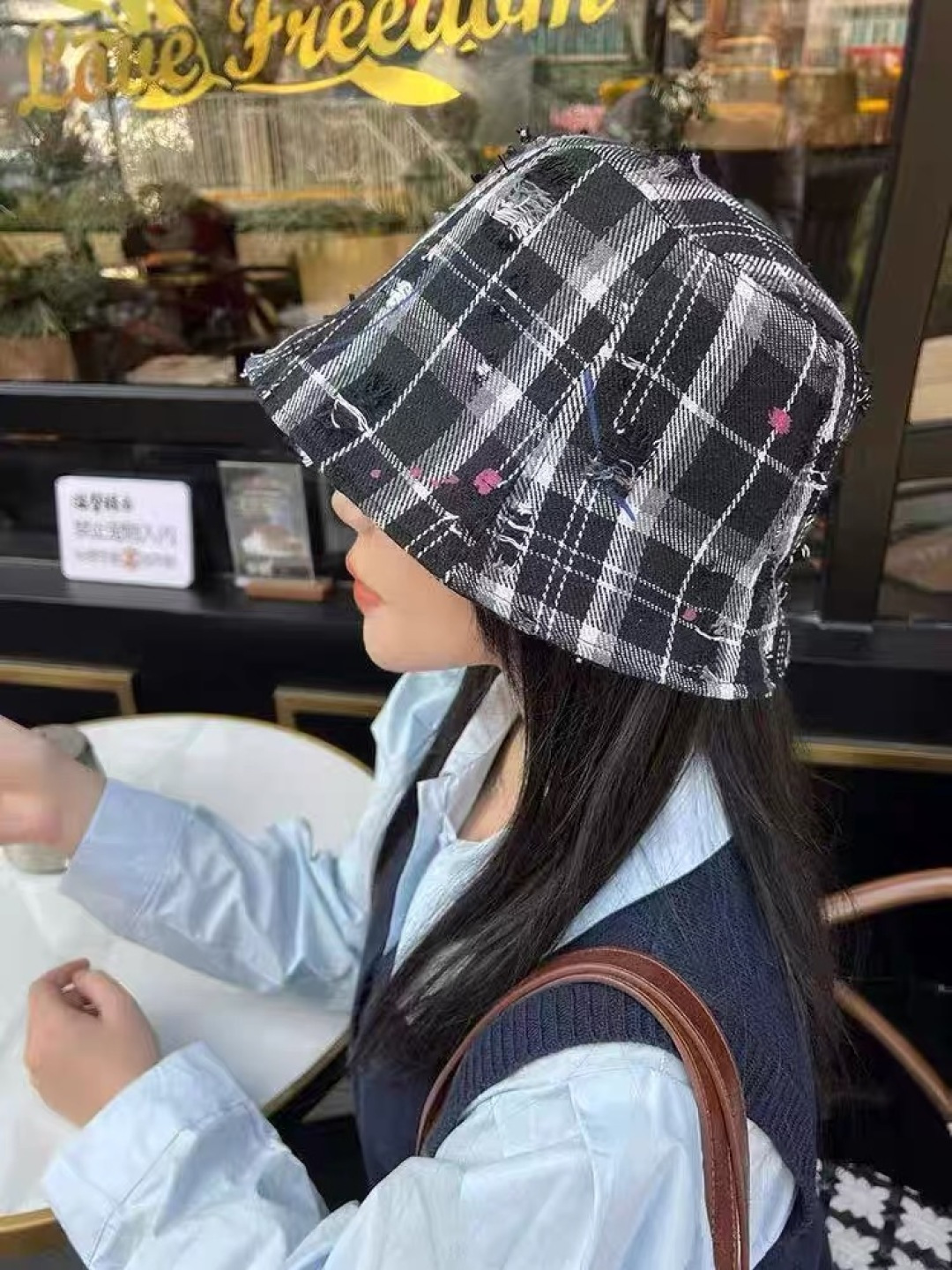 NO:227640,Burberry Burberry new British style ripped plaid fisherman hat women's face small basin hat big head circumference outdoor bucket hat hat straw hat fisherman hat baseball hat, hat, burberry, burberry, espadrilles, hats19860909巴宝莉Burberry新款英伦风破洞格子渔夫帽女显脸小盆帽大头围户外水桶帽子帽子草帽渔夫帽棒球帽,帽子,burberry,burberry,espadrilles,hats,hat