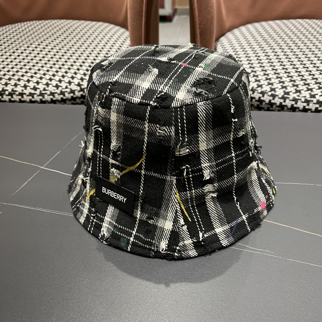  巴宝莉Burberry新款英伦风破洞格子渔夫帽女显脸小盆帽大头围户外水桶帽子