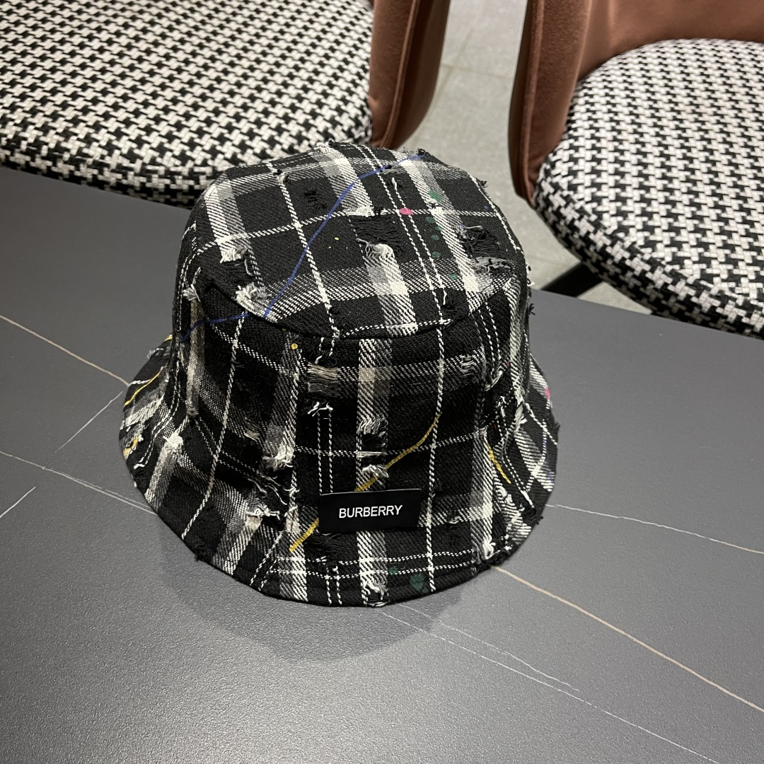  巴宝莉Burberry新款英伦风破洞格子渔夫帽女显脸小盆帽大头围户外水桶帽子