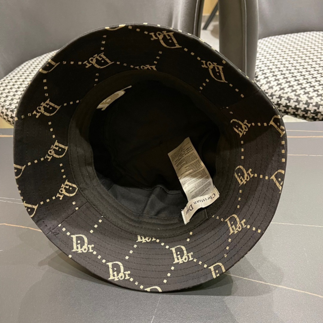 Dior 迪奥 新款原单渔夫帽， 精致純也格调很有感觉，很酷很时尚，专柜断货热门，质量超赞