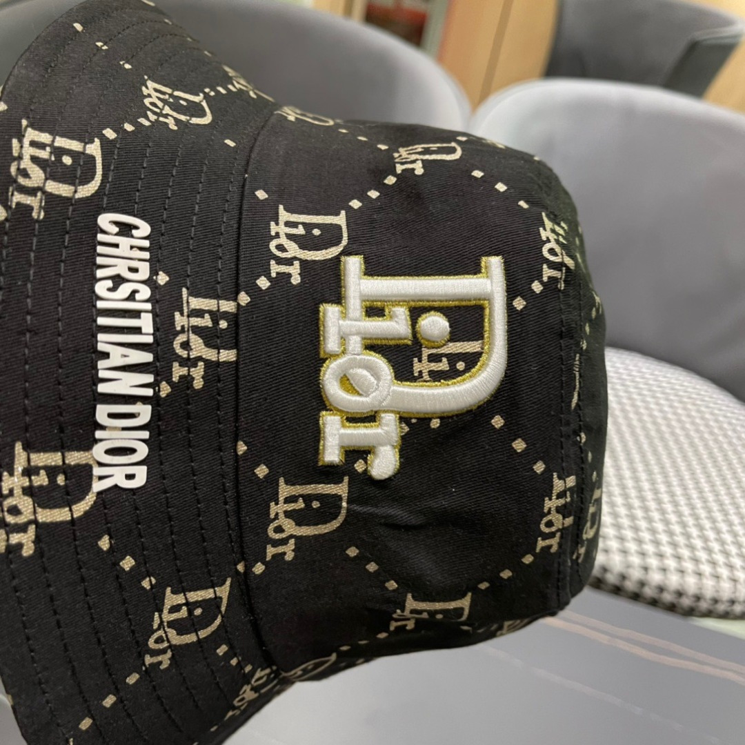 Dior 迪奥 新款原单渔夫帽， 精致純也格调很有感觉，很酷很时尚，专柜断货热门，质量超赞