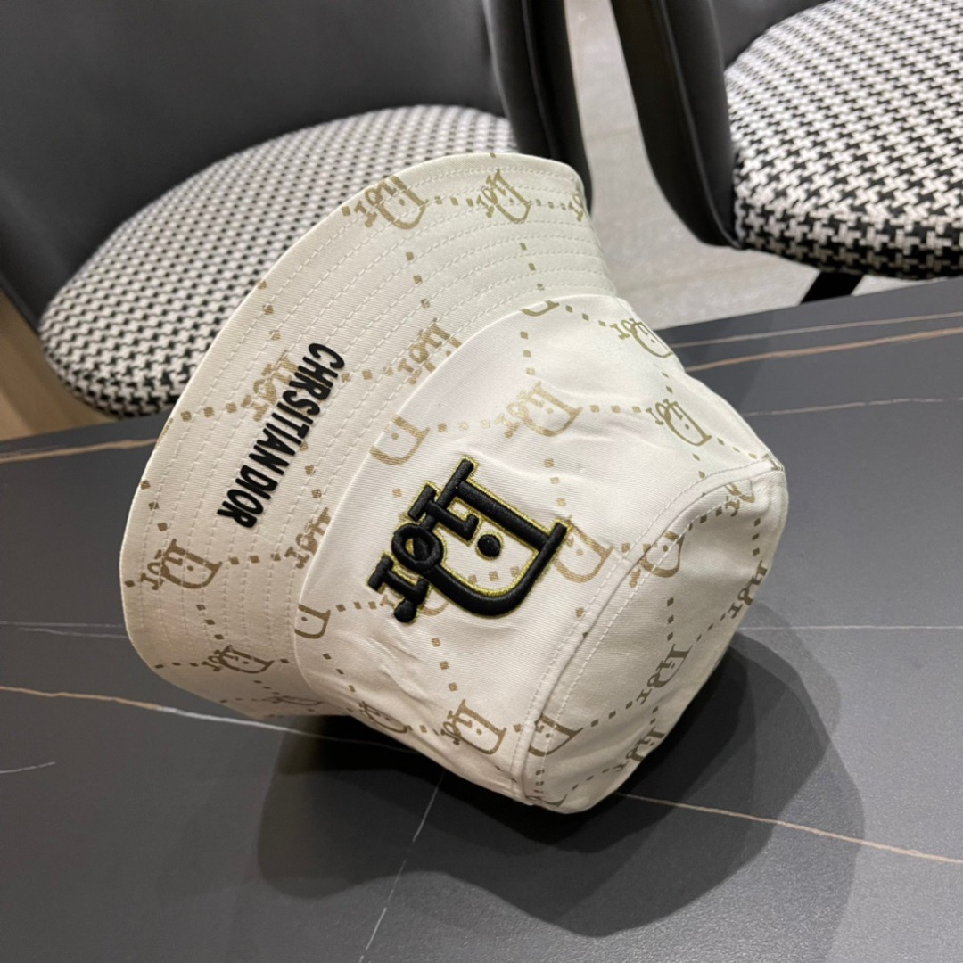 Dior 迪奥 新款原单渔夫帽， 精致純也格调很有感觉，很酷很时尚，专柜断货热门，质量超赞