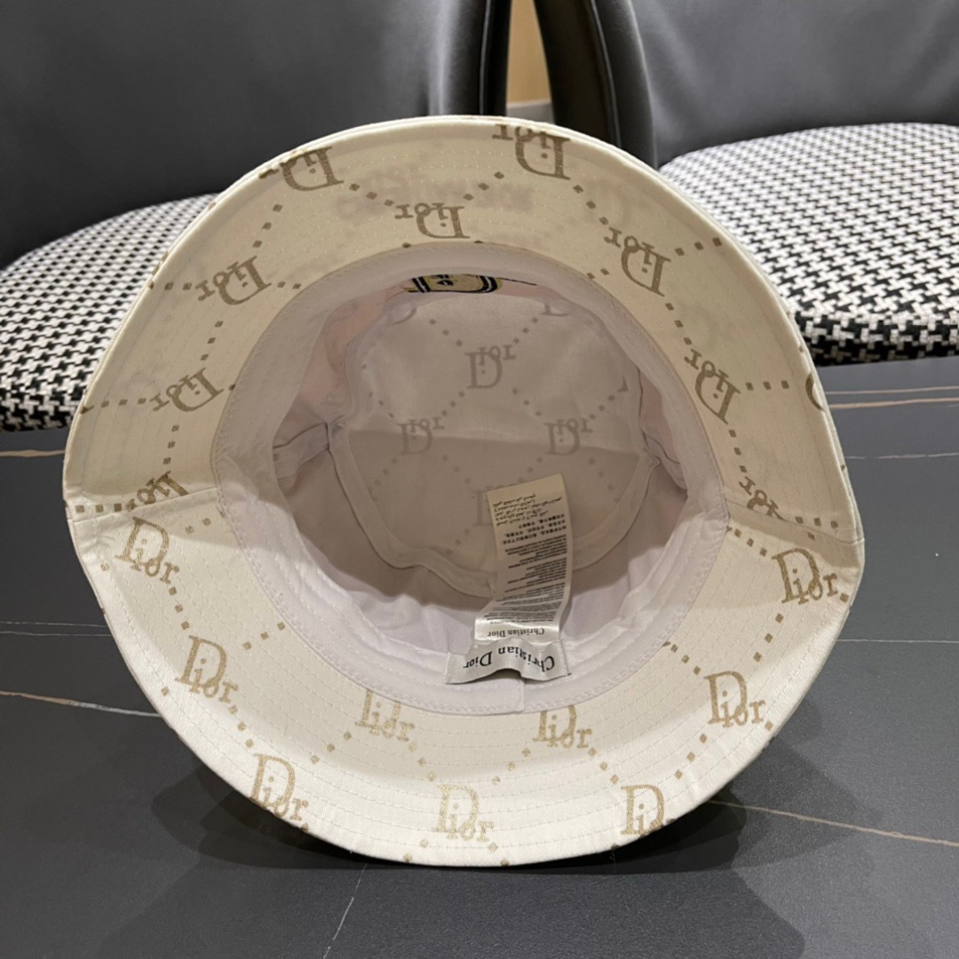 Dior 迪奥 新款原单渔夫帽， 精致純也格调很有感觉，很酷很时尚，专柜断货热门，质量超赞