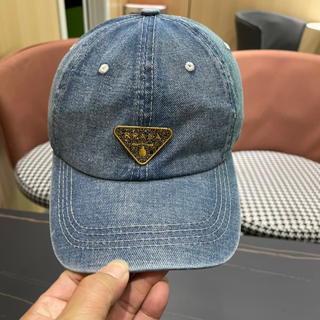  普拉达Prada 新款经典三角标牛仔棒球帽🧢日常刚需 颜色完美 帽型正点 简直谁戴都好看🧐质量超赞👍