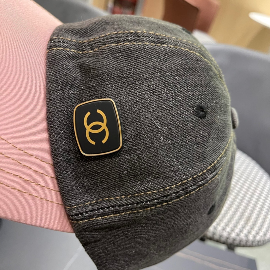  CHANEL香奈儿】新款简约牛仔棒球帽，新款出货，大牌款超好搭配，赶紧入手！

