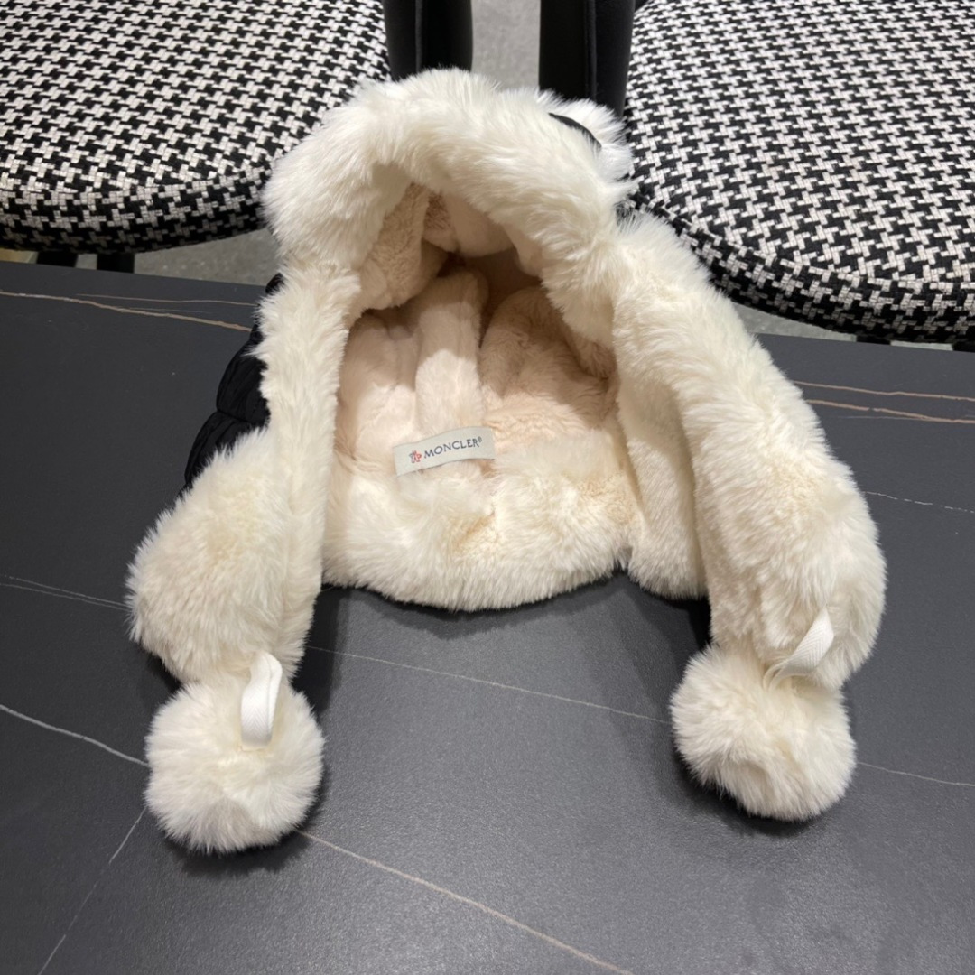 （蒙囗MONCLER】2024秋冬款东北毛绒护耳雷锋帽，加厚更保暖可爱毛球骑电动车保暖护耳帽