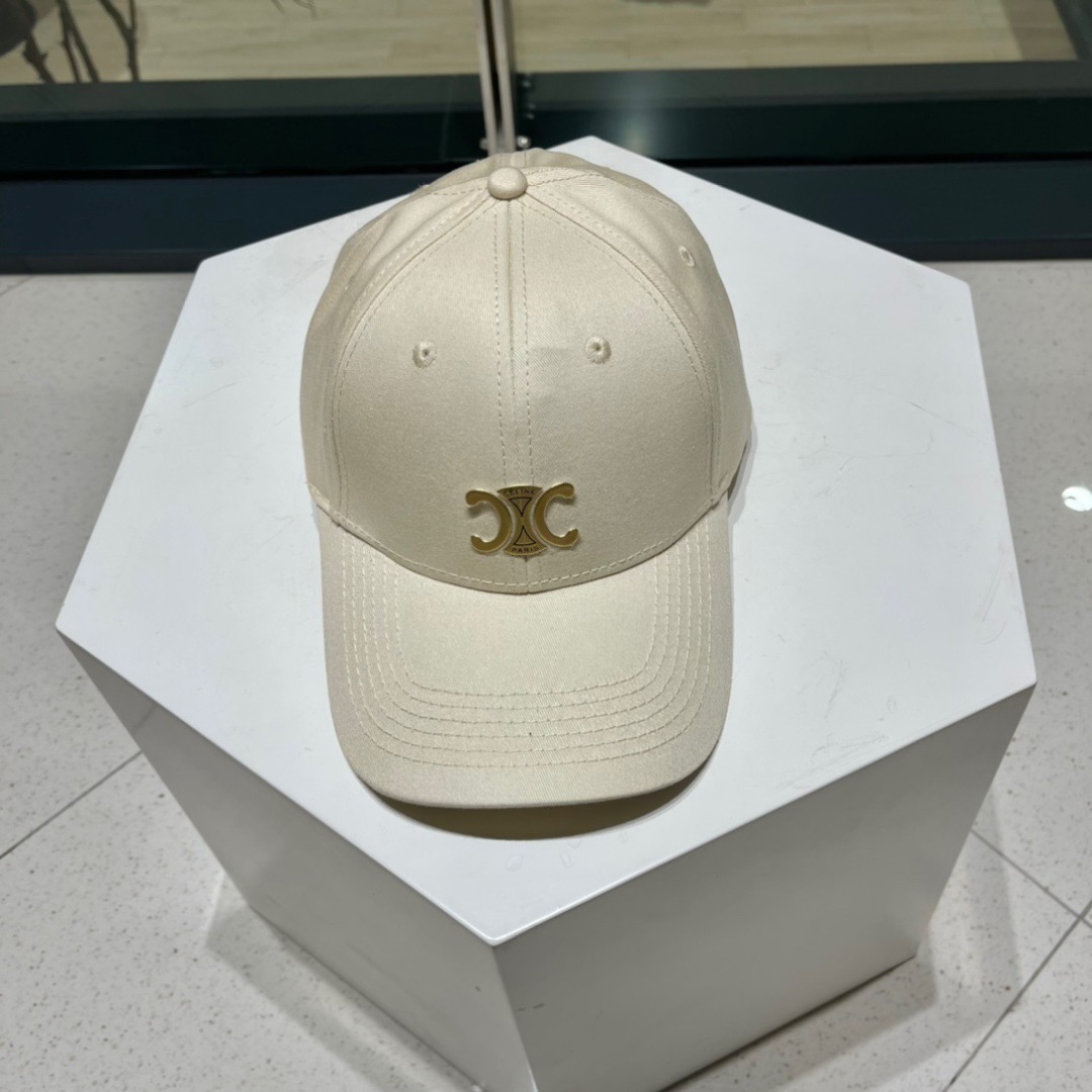 赛琳celine官网代购版本。明星同款最新棒球帽，时尚潮流，高端做工！每一个帽子都是用心之作！非一般的品