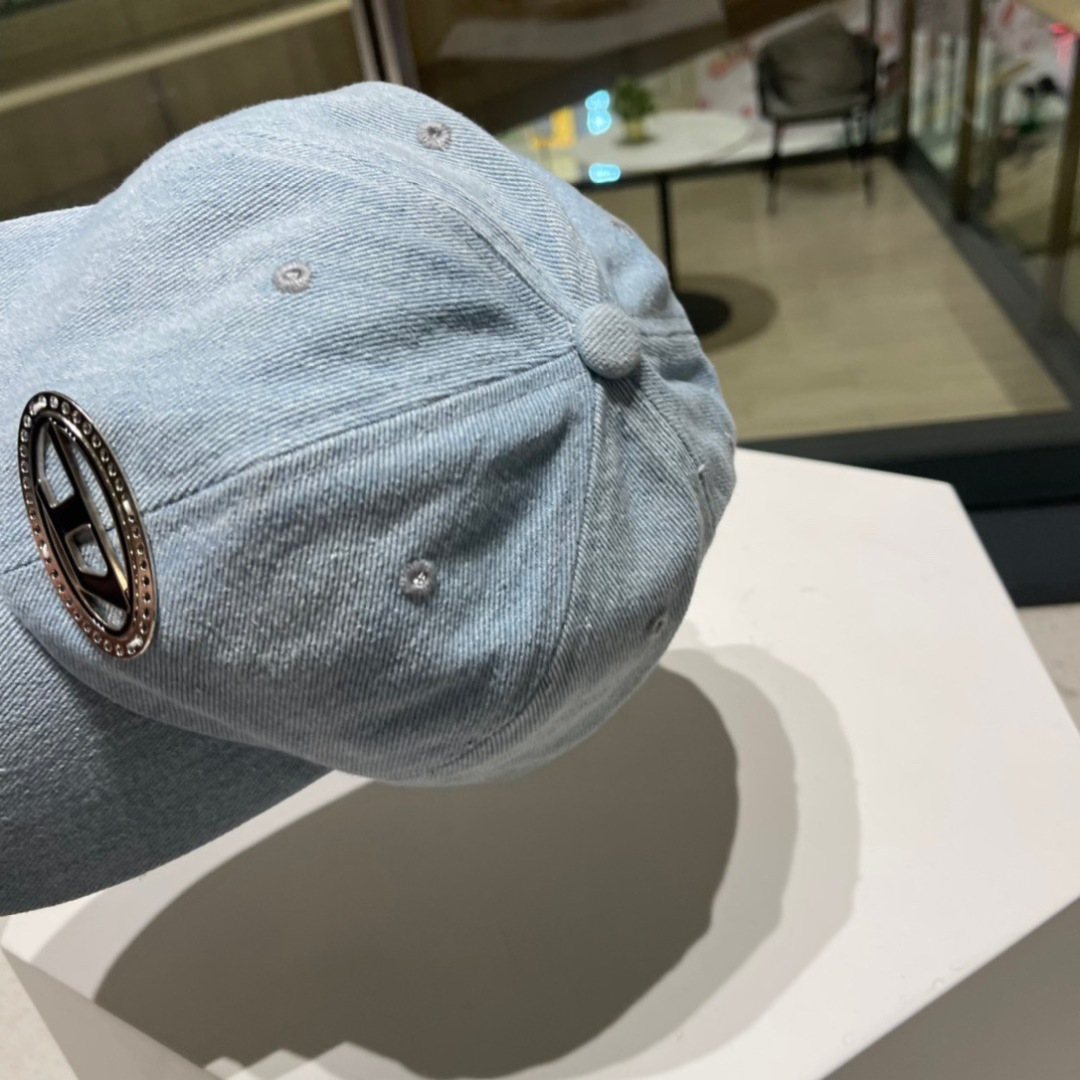  Diesel 迪赛 棒球帽🧢 。2030春夏款棒球帽🧢，出街必备超好搭配，高品质 内标齐全，赶紧入手！