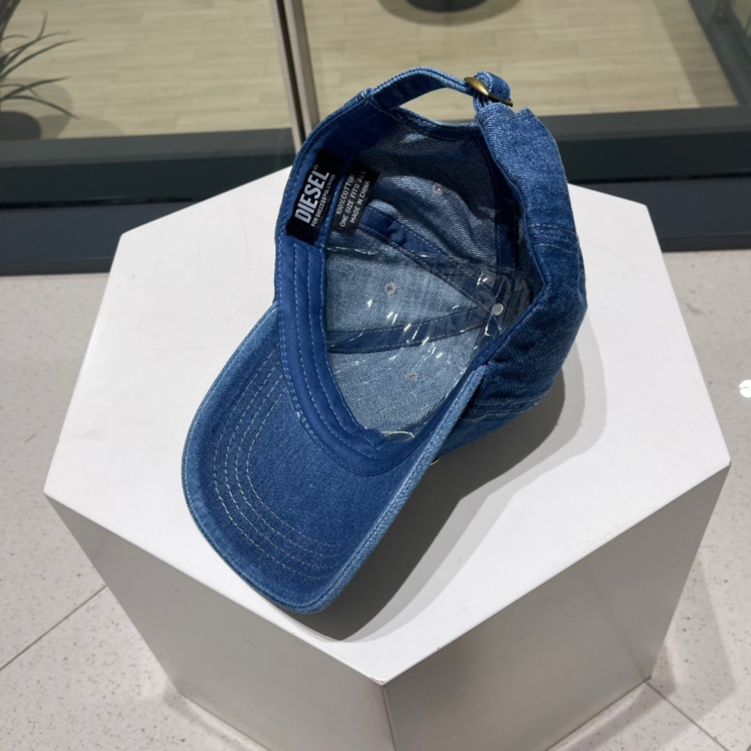  Diesel 迪赛 棒球帽🧢 。2030春夏款棒球帽🧢，出街必备超好搭配，高品质 内标齐全，赶紧入手！