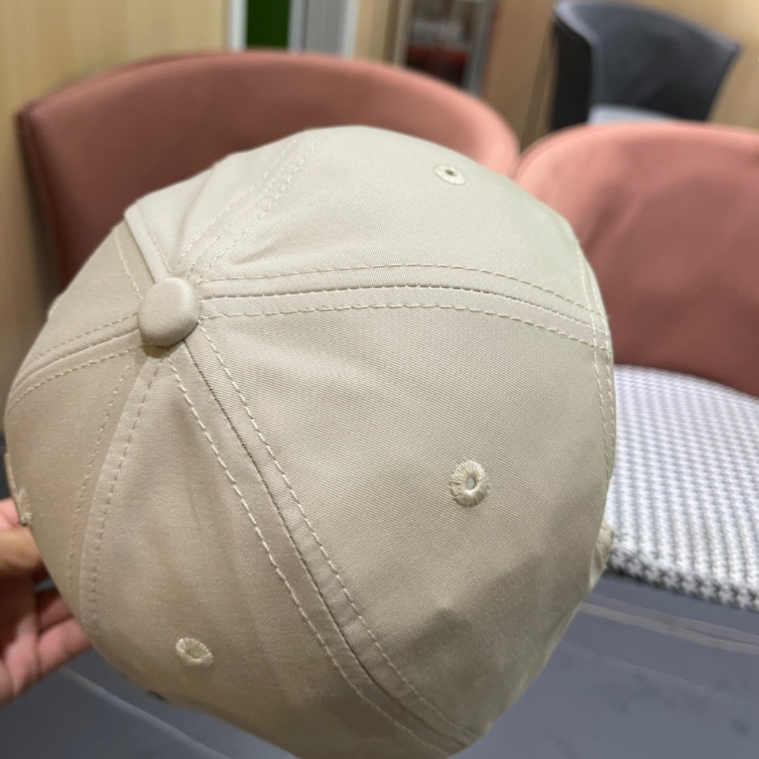   LouiVuittonLV 2025专柜新款路易威登家刺绣棒球帽，简单大方 男女通用遮阳帽，